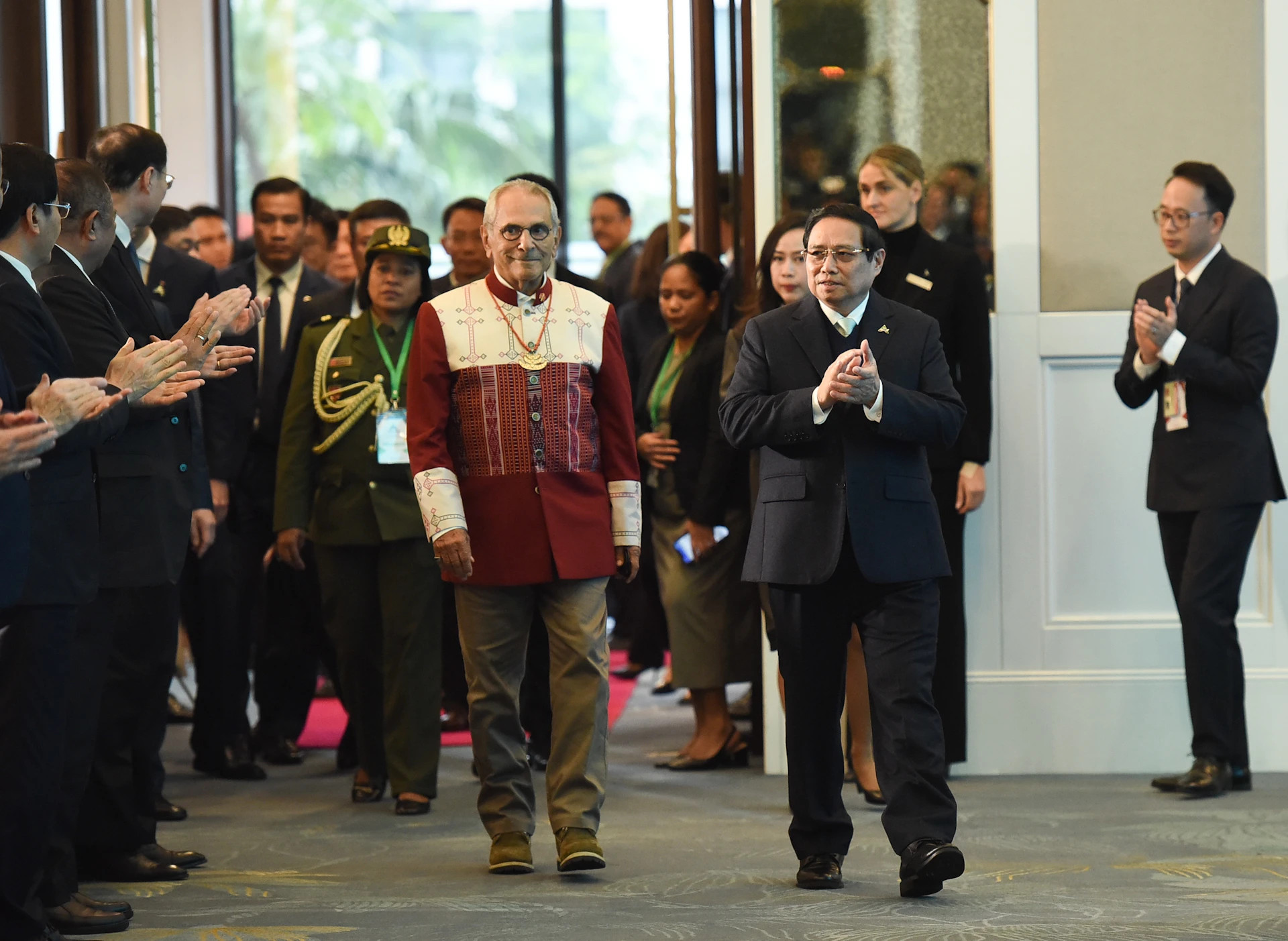 越南政府总理范明正与东帝汶总统何塞·拉莫斯-奥尔塔出席2025年东盟未来论坛。