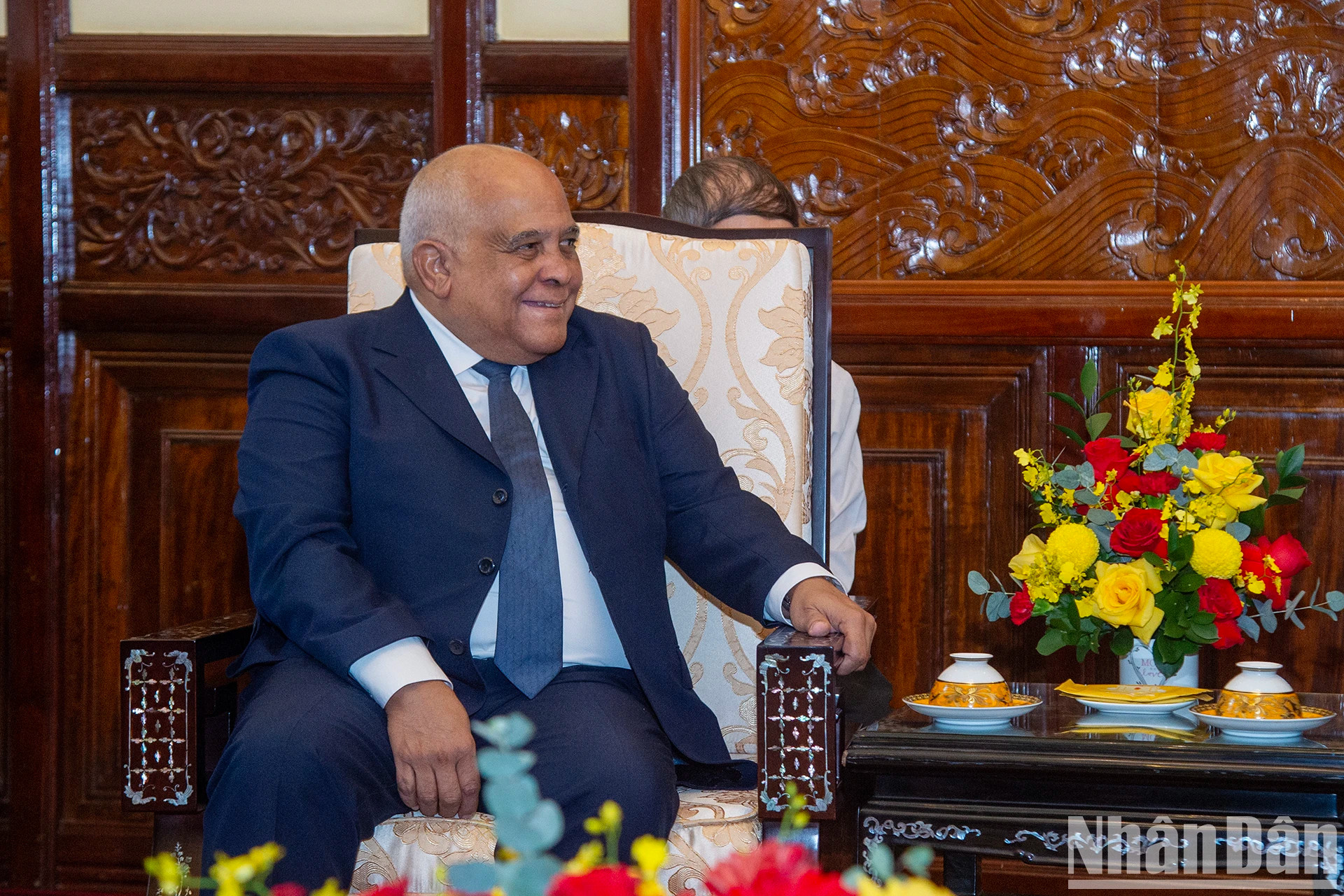 古巴驻越南大使奥兰多·尼古拉斯·吉伦发表讲话。