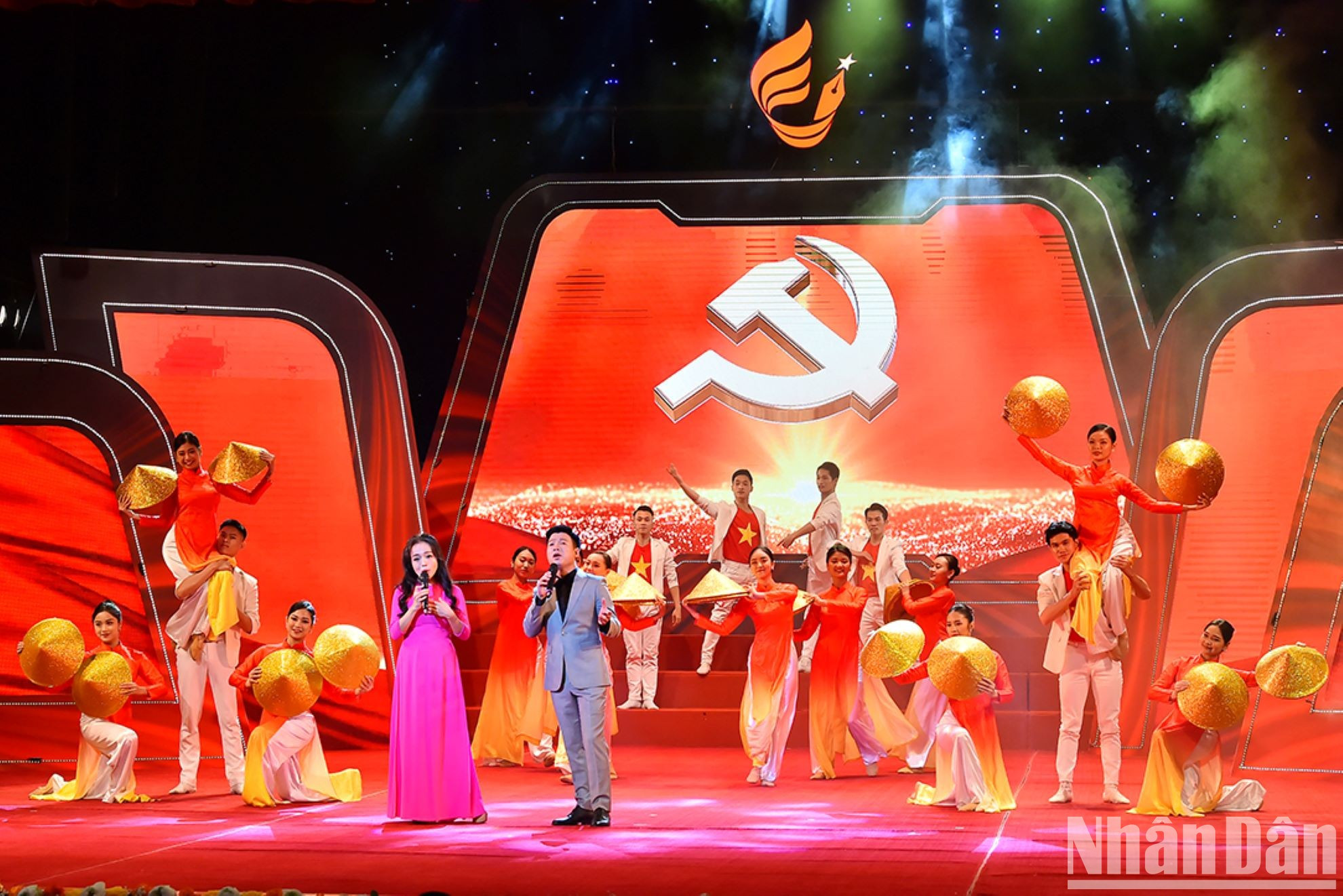 文艺表演节目。 文艺表演节目。