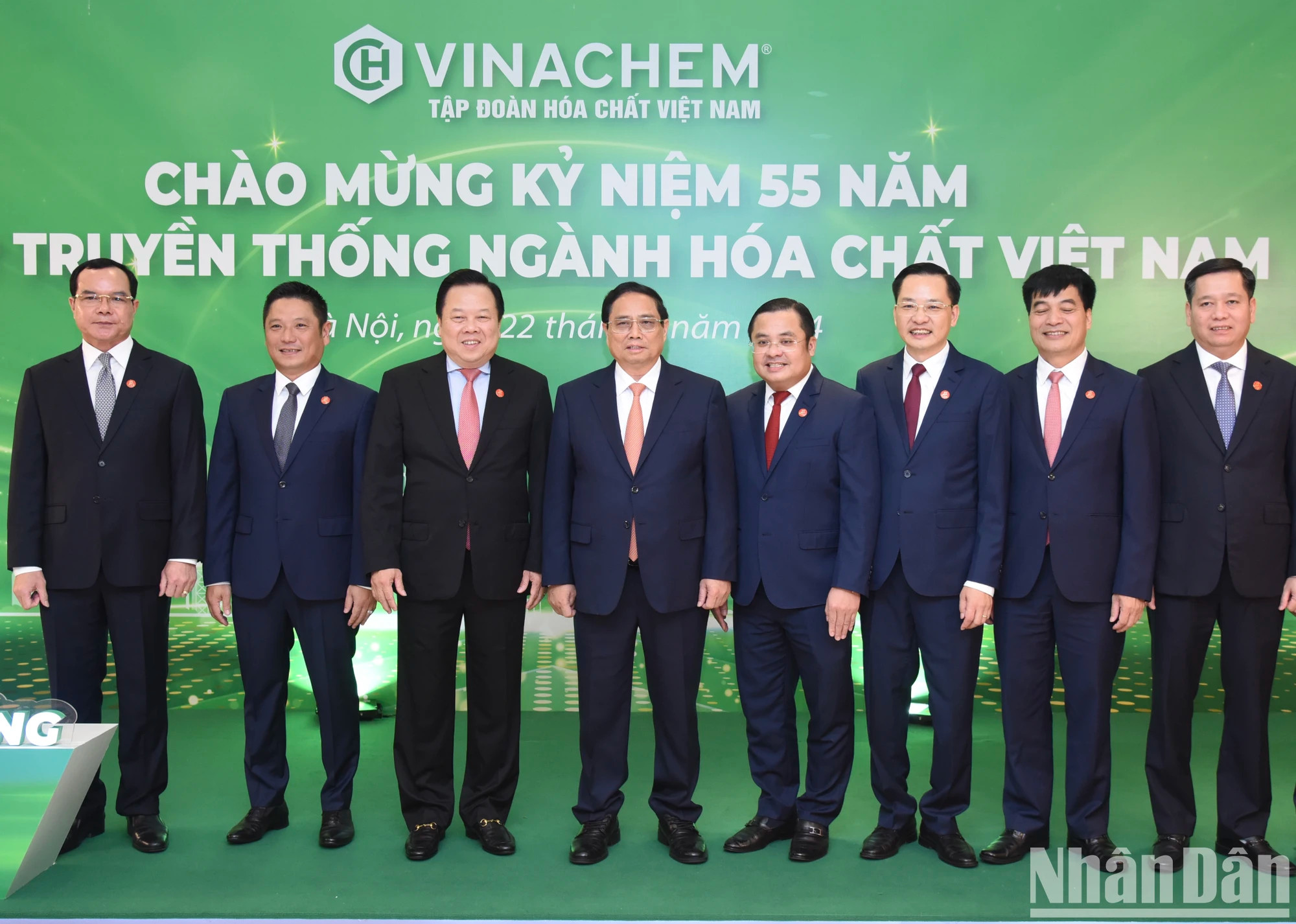 越南政府总理范明正与各位代表。 越南政府总理范明正与各位代表。