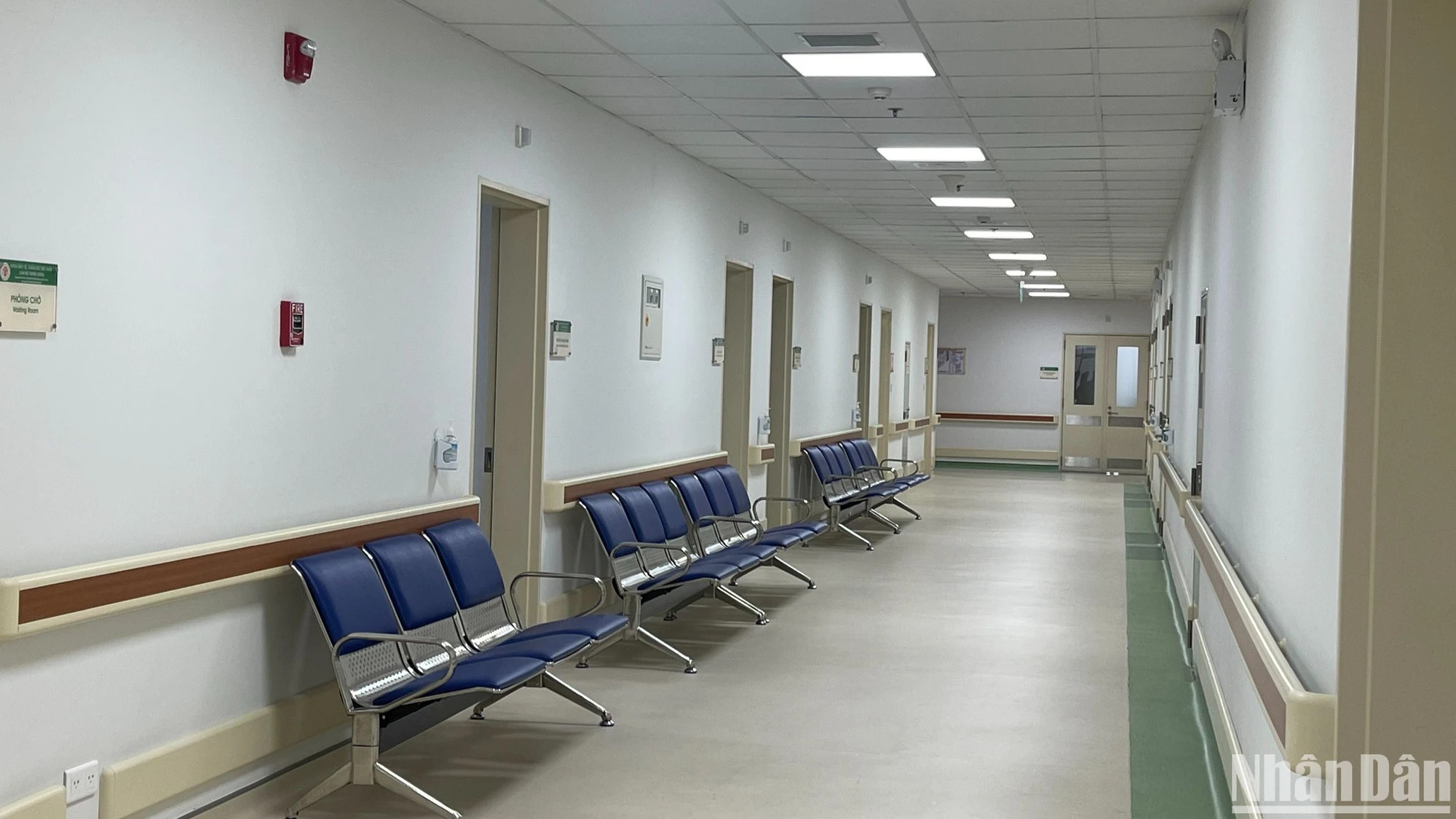 这条走廊是多年来阮富仲总书记和A11科工作人员每天下午锻炼身体的地方。