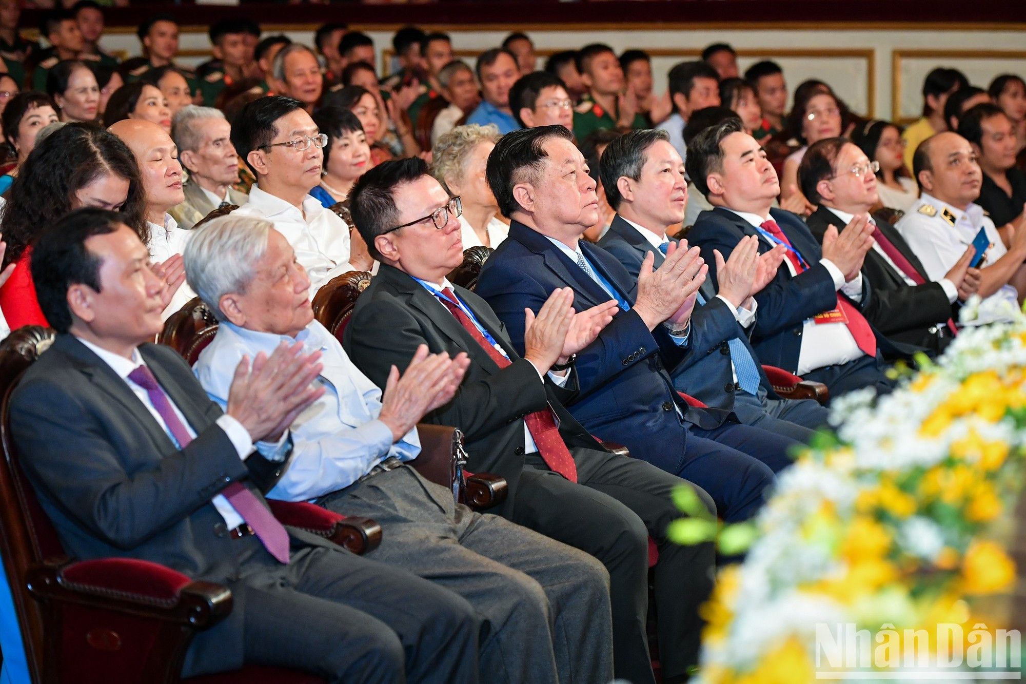 党、国家领导人出席2023年“独立之星”艺术交流晚会。