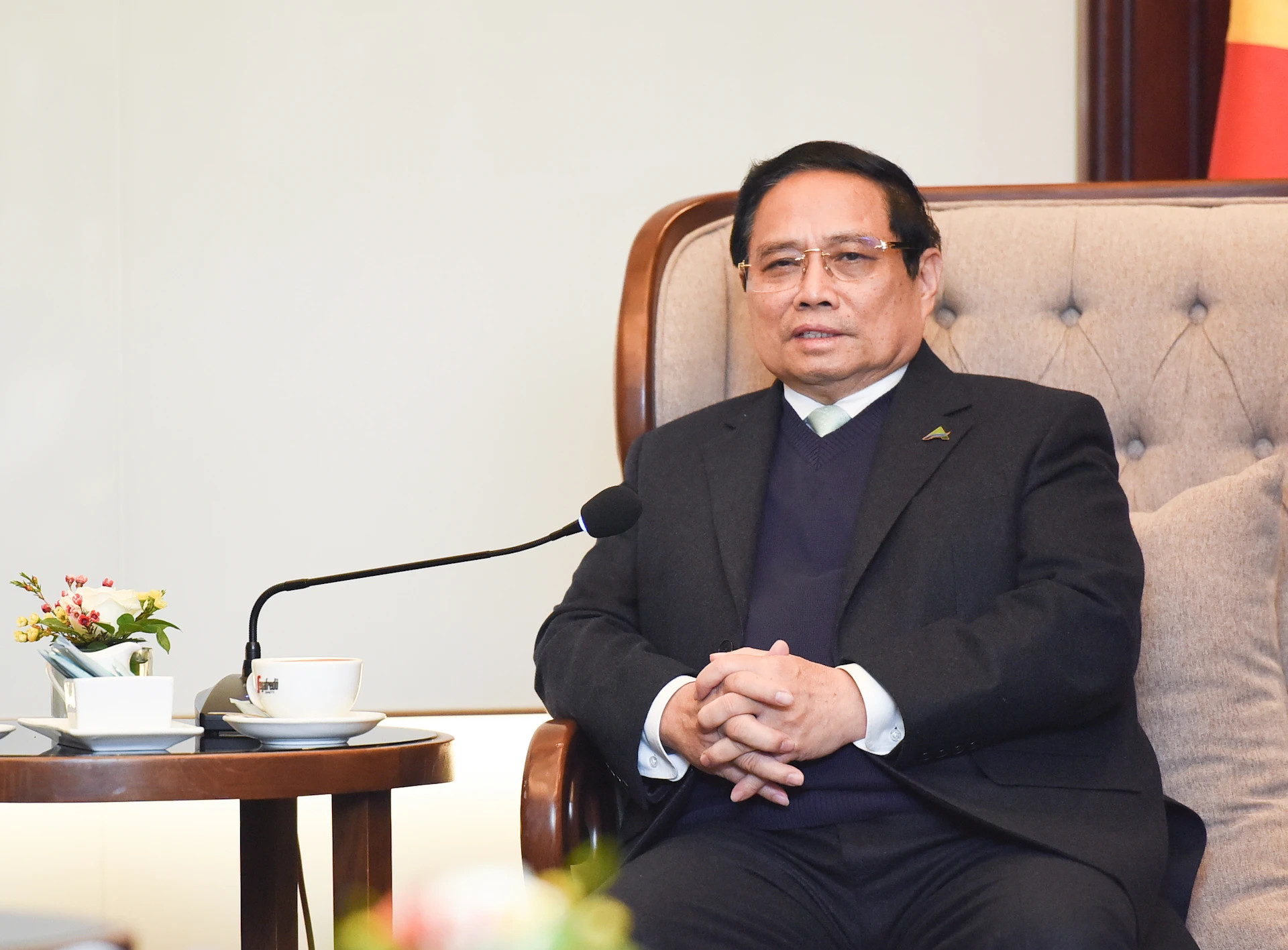 范明正总理在会见中发表讲话。