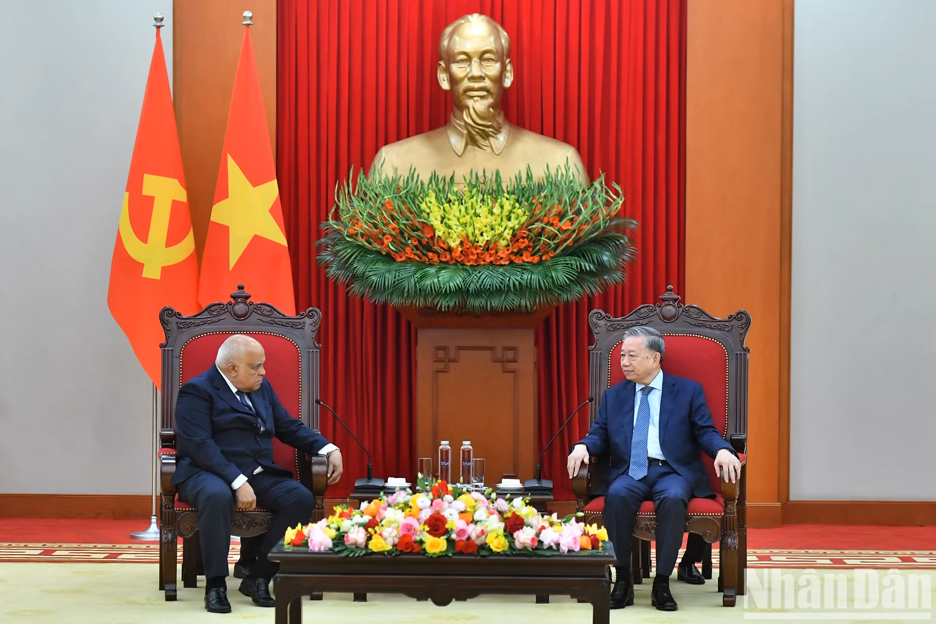越共中央总书记苏林会见古巴驻越南大使奥兰多·尼古拉斯·吉伦【组图】
