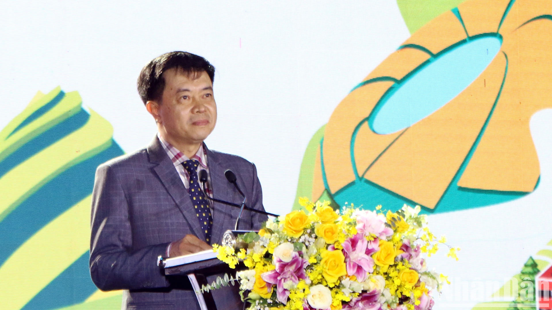 林同省文化、体育与旅游厅厅长阮忠坚在活动上发表讲话。 林同省文化、体育与旅游厅厅长阮忠坚在活动上发表讲话。