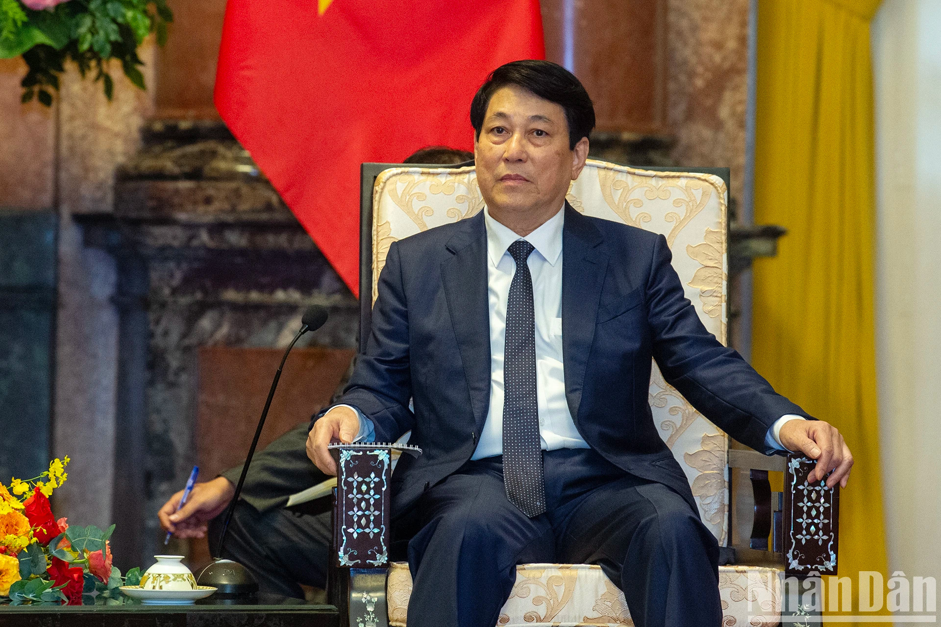 越南国家主席梁强在会见中发表讲话。 越南国家主席梁强在会见中发表讲话。