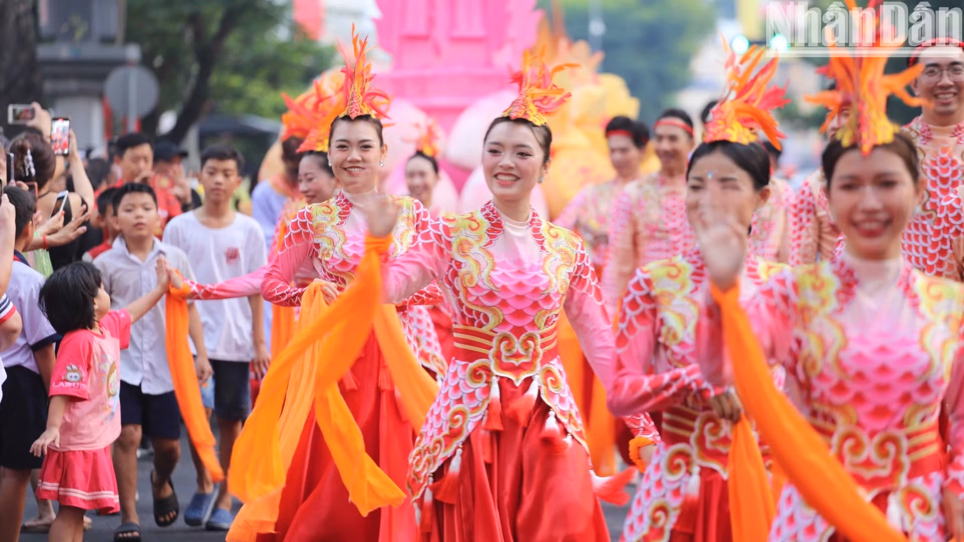 街头的狂欢节。 街头的狂欢节。