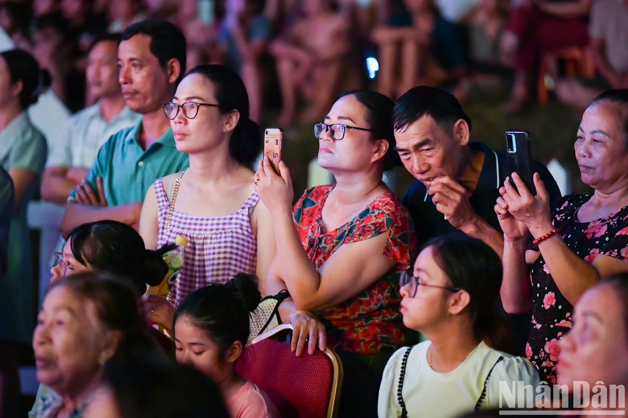 各项艺术节目收到广治省观众的关注。 各项艺术节目收到广治省观众的关注。
