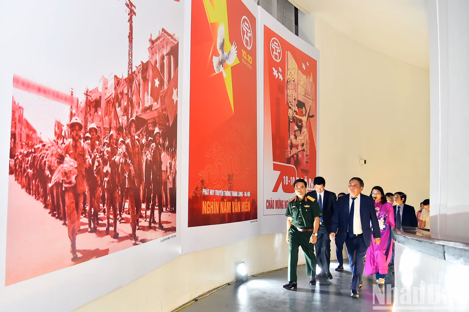 河内博物馆的整个空间都展示着有关河内首都的大幅宣传画和海报。