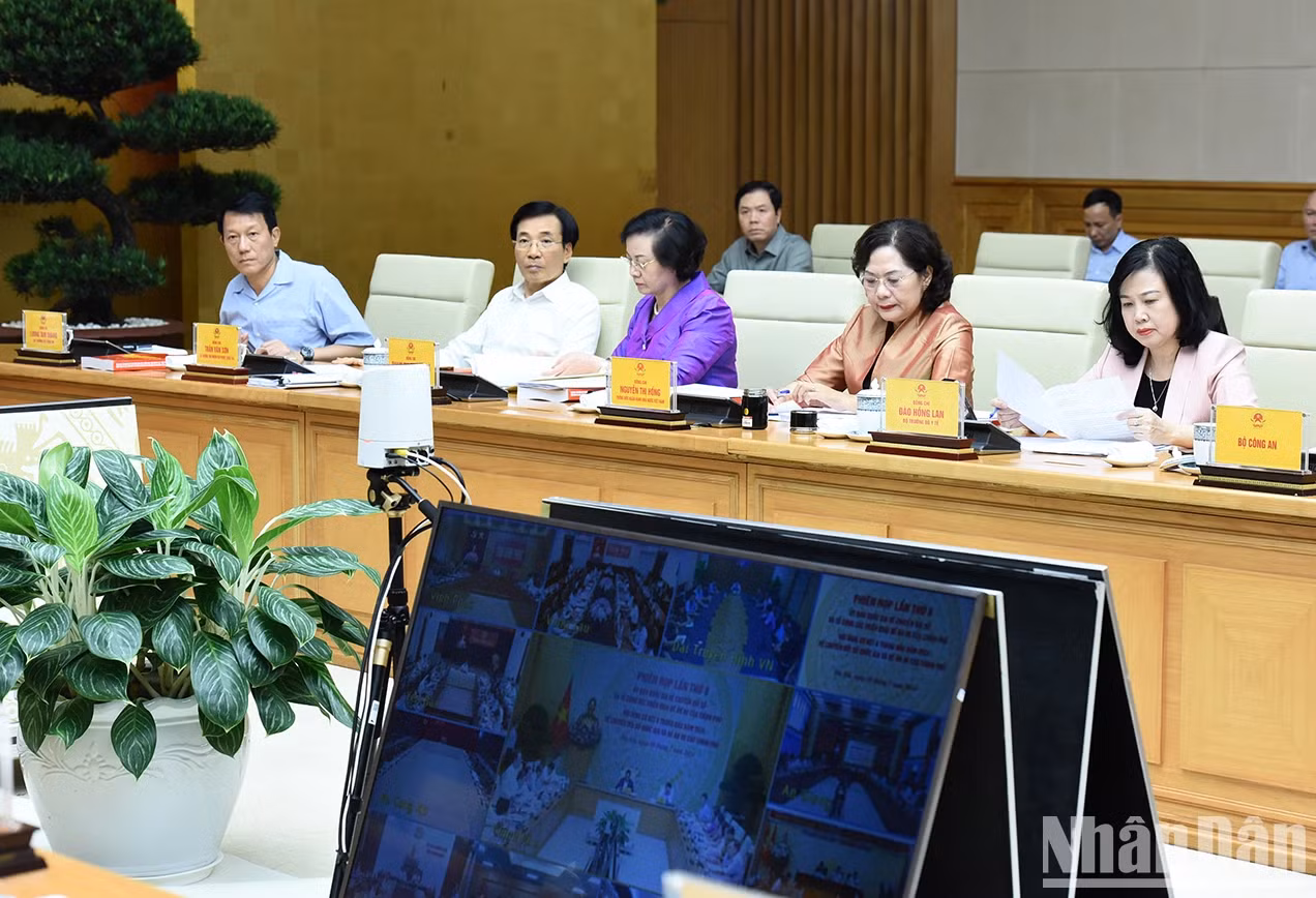 出席会议的各位代表。