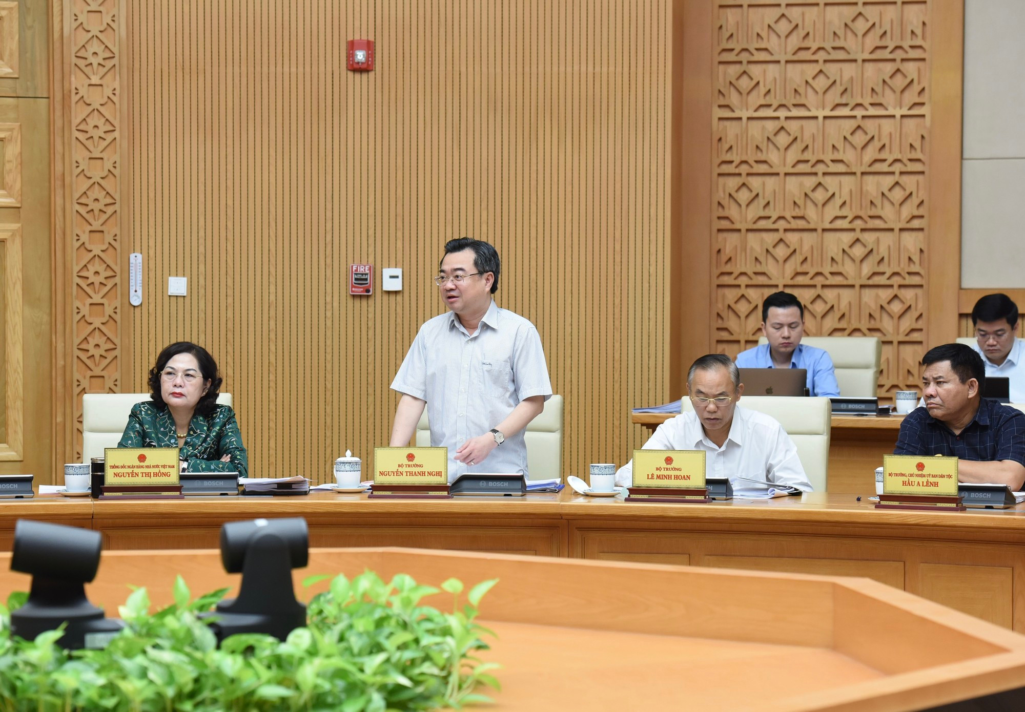 越南建设部部长陈青毅在会上发表讲话。 越南建设部部长陈青毅在会上发表讲话。