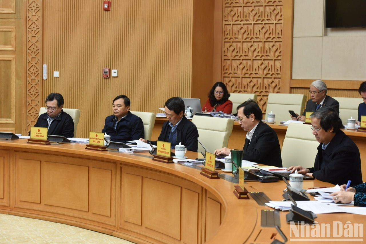 各位领导代表出席会议。