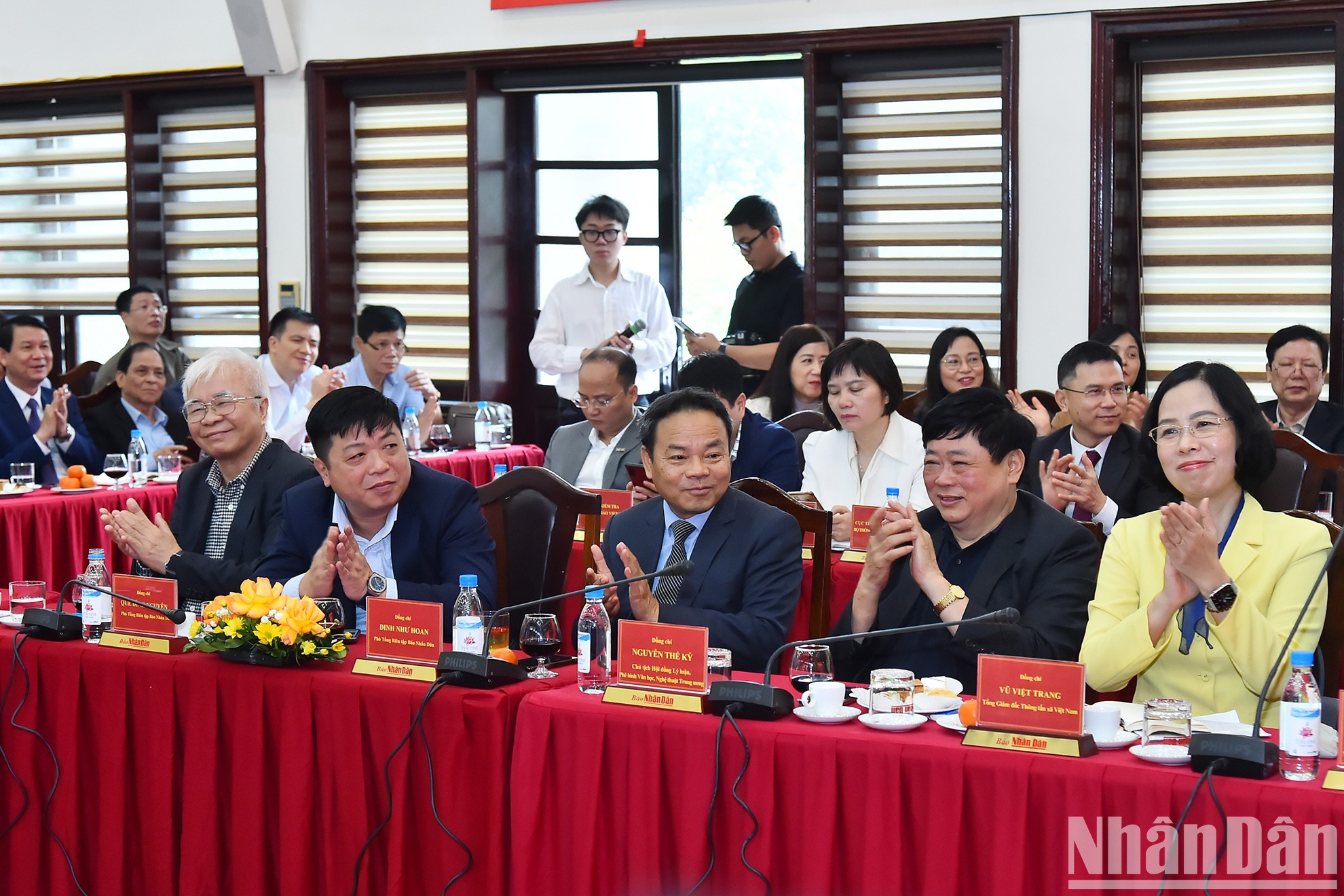 出席2024甲辰年春节新闻工作会议的各位代表。 出席2024甲辰年春节新闻工作会议的各位代表。