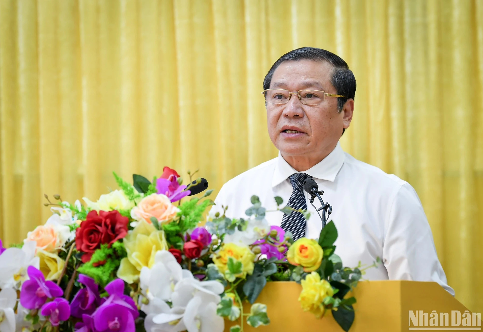 越共中央委员、中央宣教部常务副部长、中央党机关科学委员会主任赖春门博士在会上发表结论性讲话。