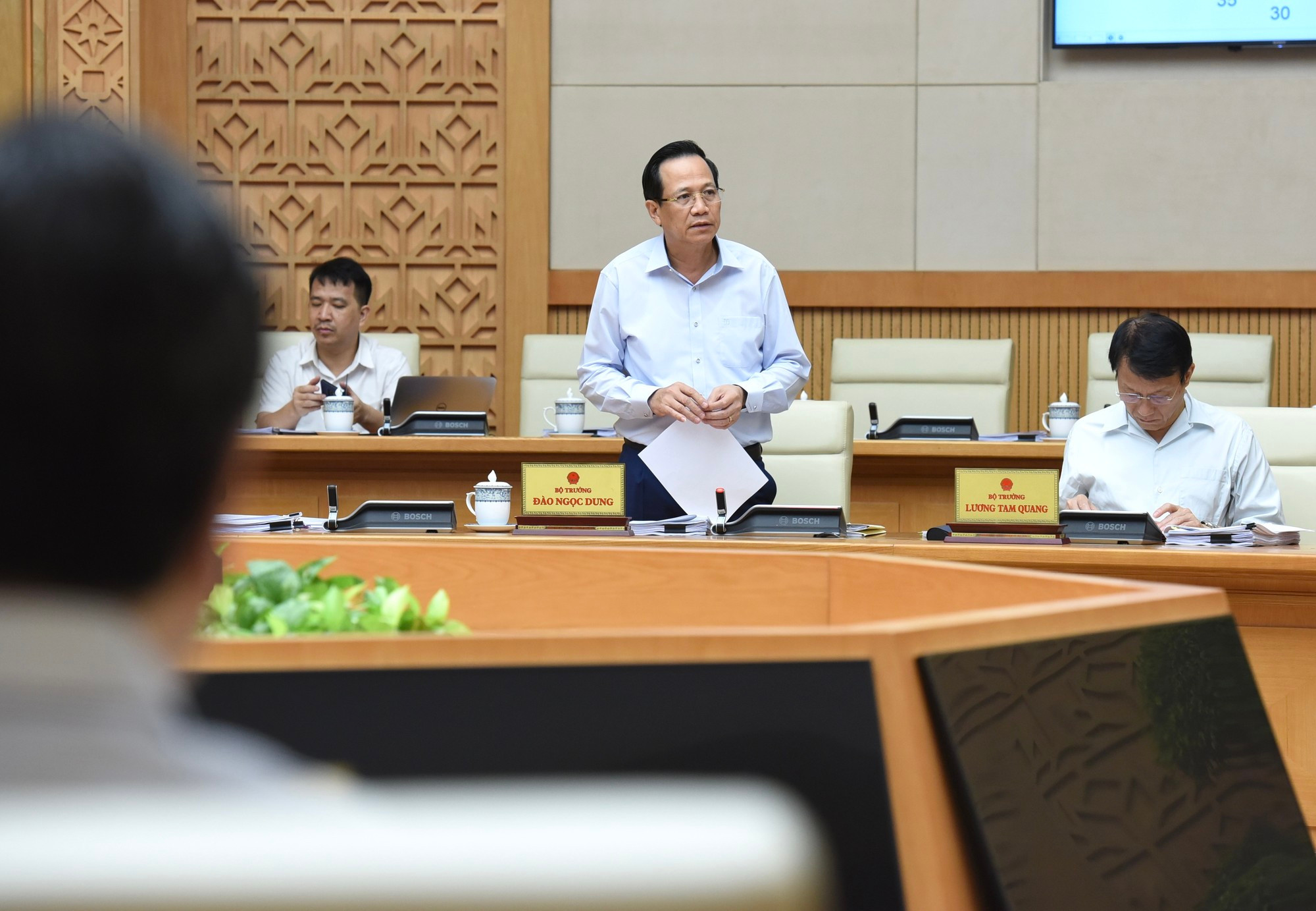 越南劳动、荣军与社会部部长陶玉容在会上发表讲话。 越南劳动、荣军与社会部部长陶玉容在会上发表讲话。