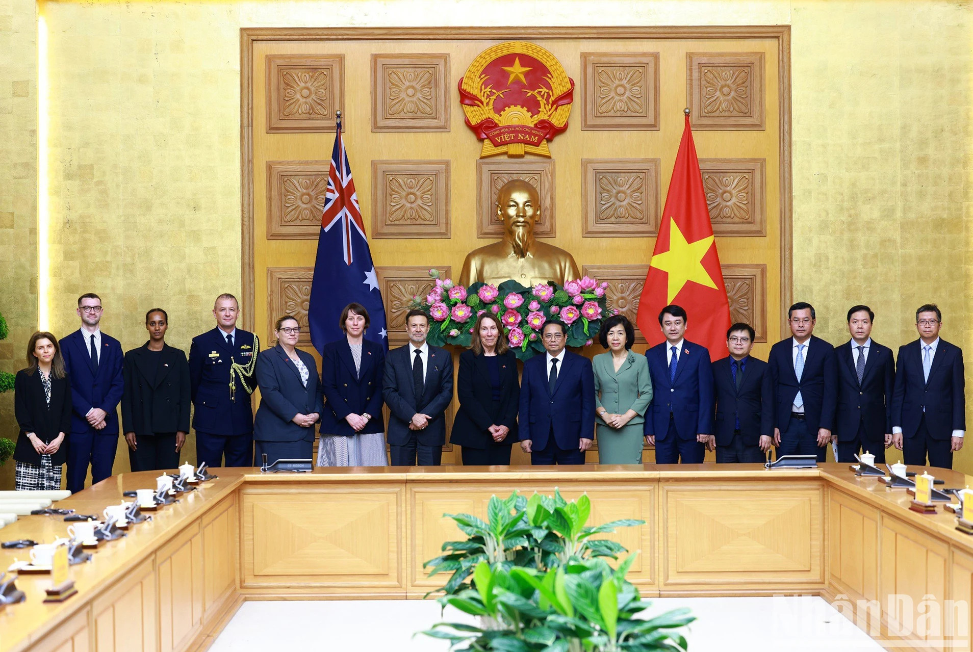 双方领导代表合影。