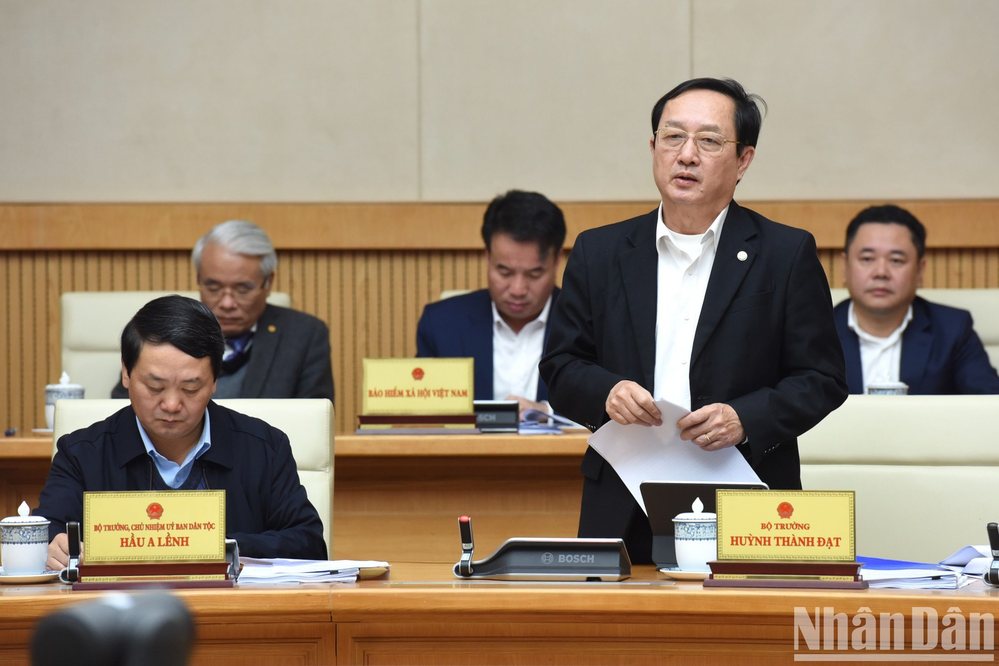 越南科技部部长黄成达在会上发表讲话。