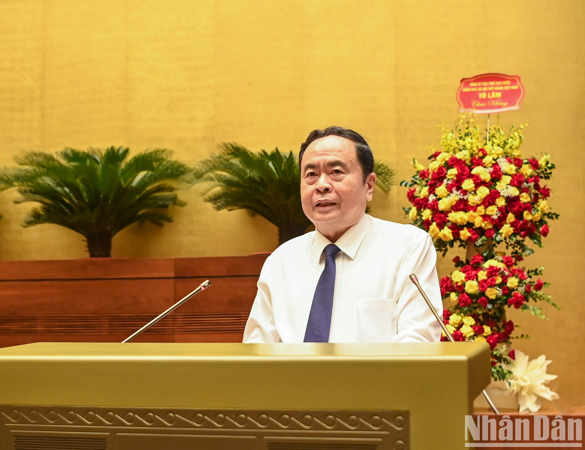 越南国会主席陈青敏在会上发表指导性讲话。 越南国会主席陈青敏在会上发表指导性讲话。