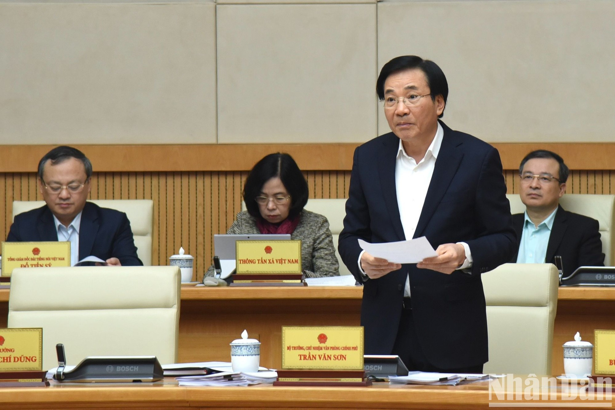 政府办公厅主任陈文山部长发表讲话。