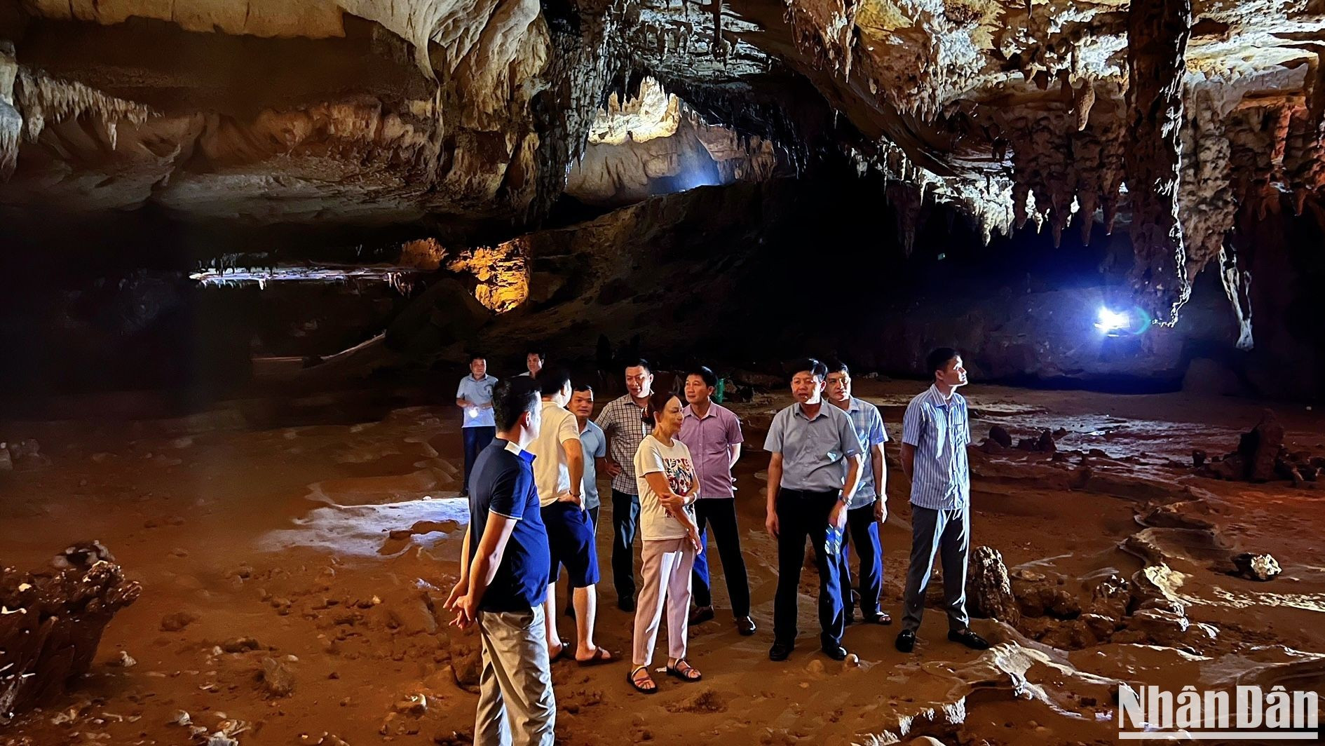 吸引游客前来参观。 吸引游客前来参观。