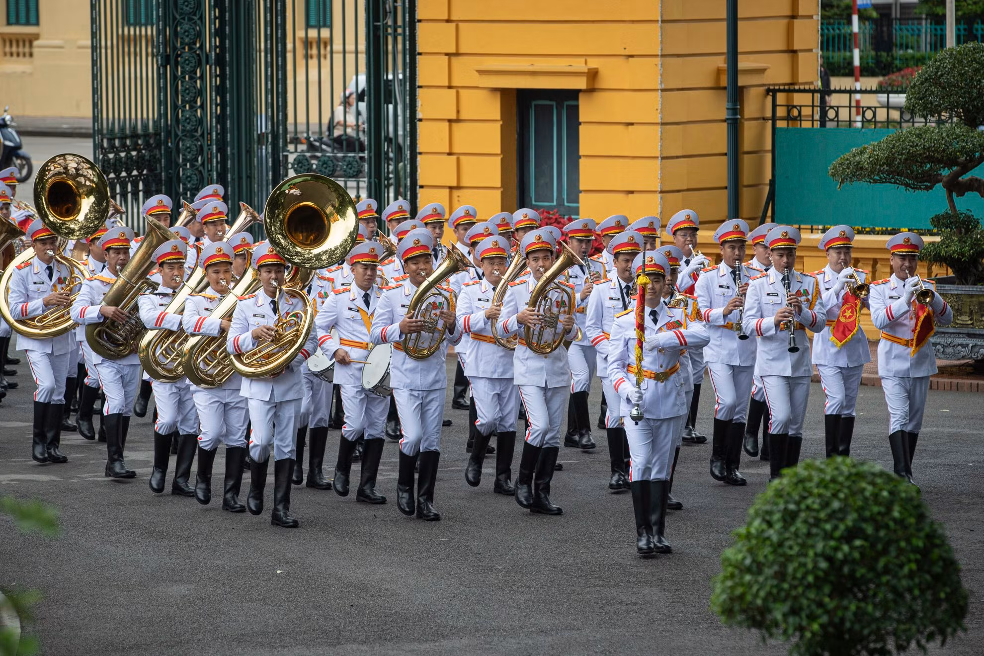 欢迎仪式上的越南人民军军乐队。