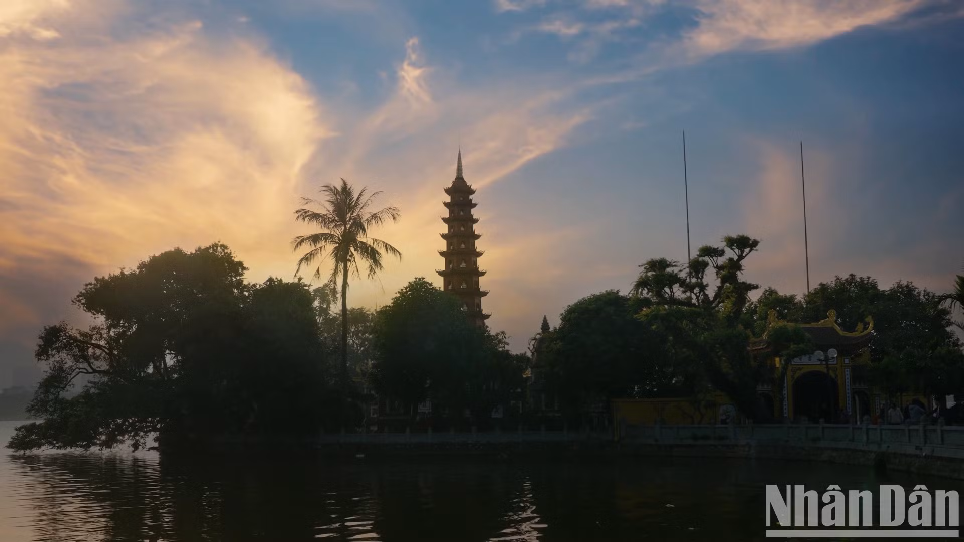 还有不可错过的是在镇国寺看日落。