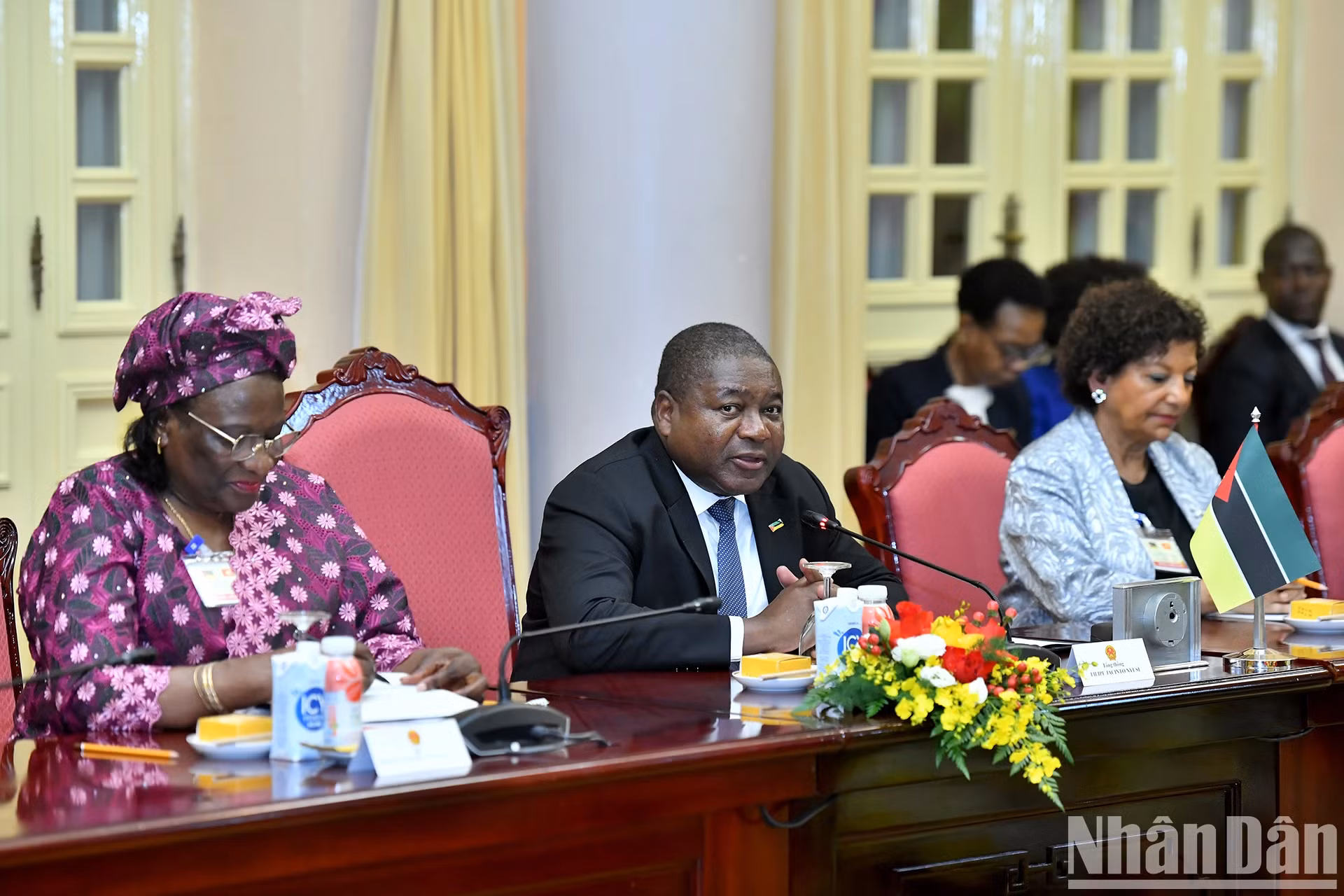 莫桑比克总统菲利佩·雅辛托·纽西在会谈上发表讲话。