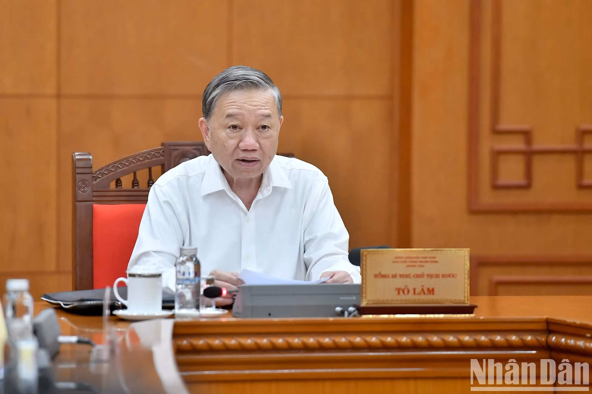 苏林总书记、国家主席在会上发表指导性讲话。