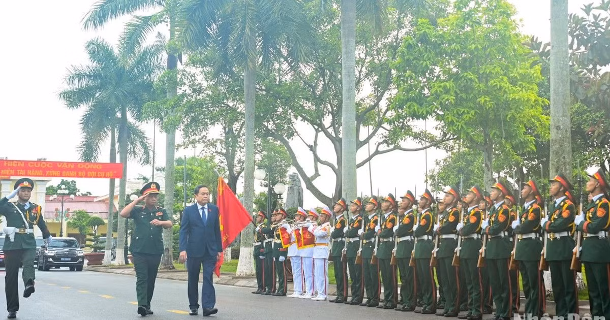 越南国会主席陈青敏造访第三军区司令部【组图】