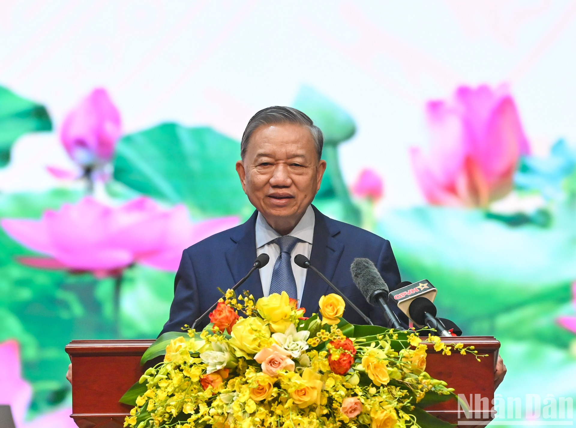 苏林总书记在会上发表指导性讲话。