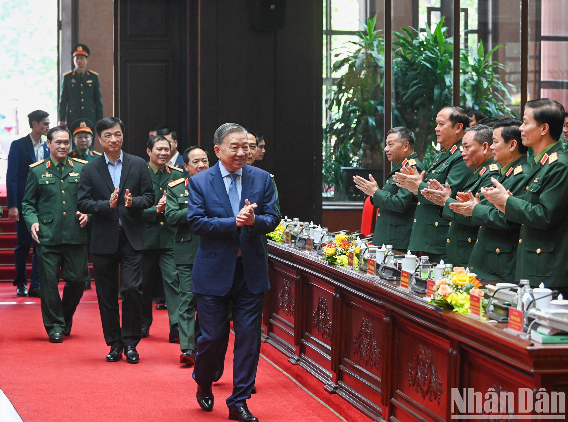 苏林总书记出席全军优秀青年代表见面会。