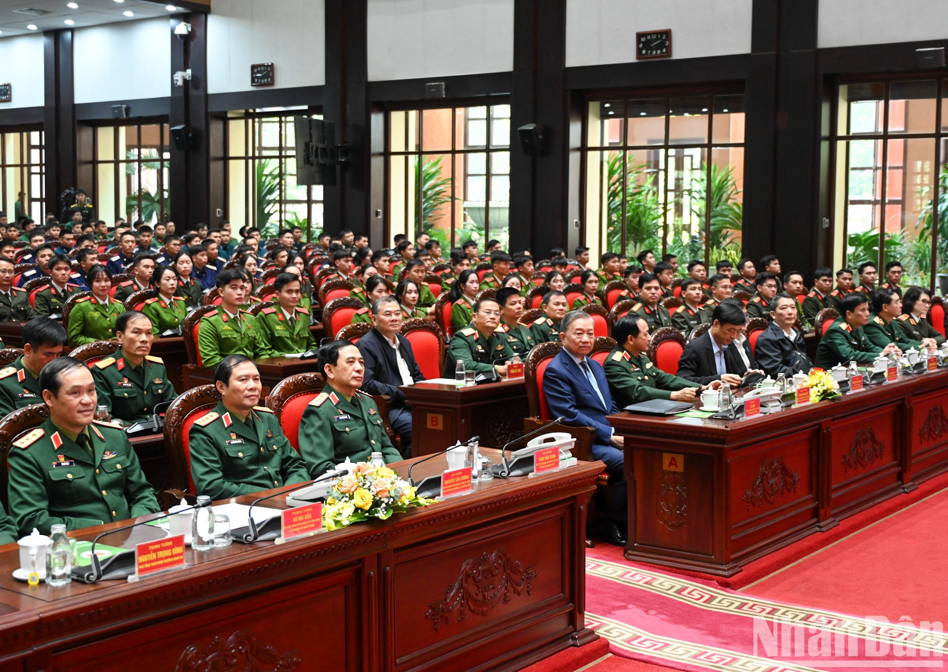 苏林总书记出席全军优秀青年代表见面会。