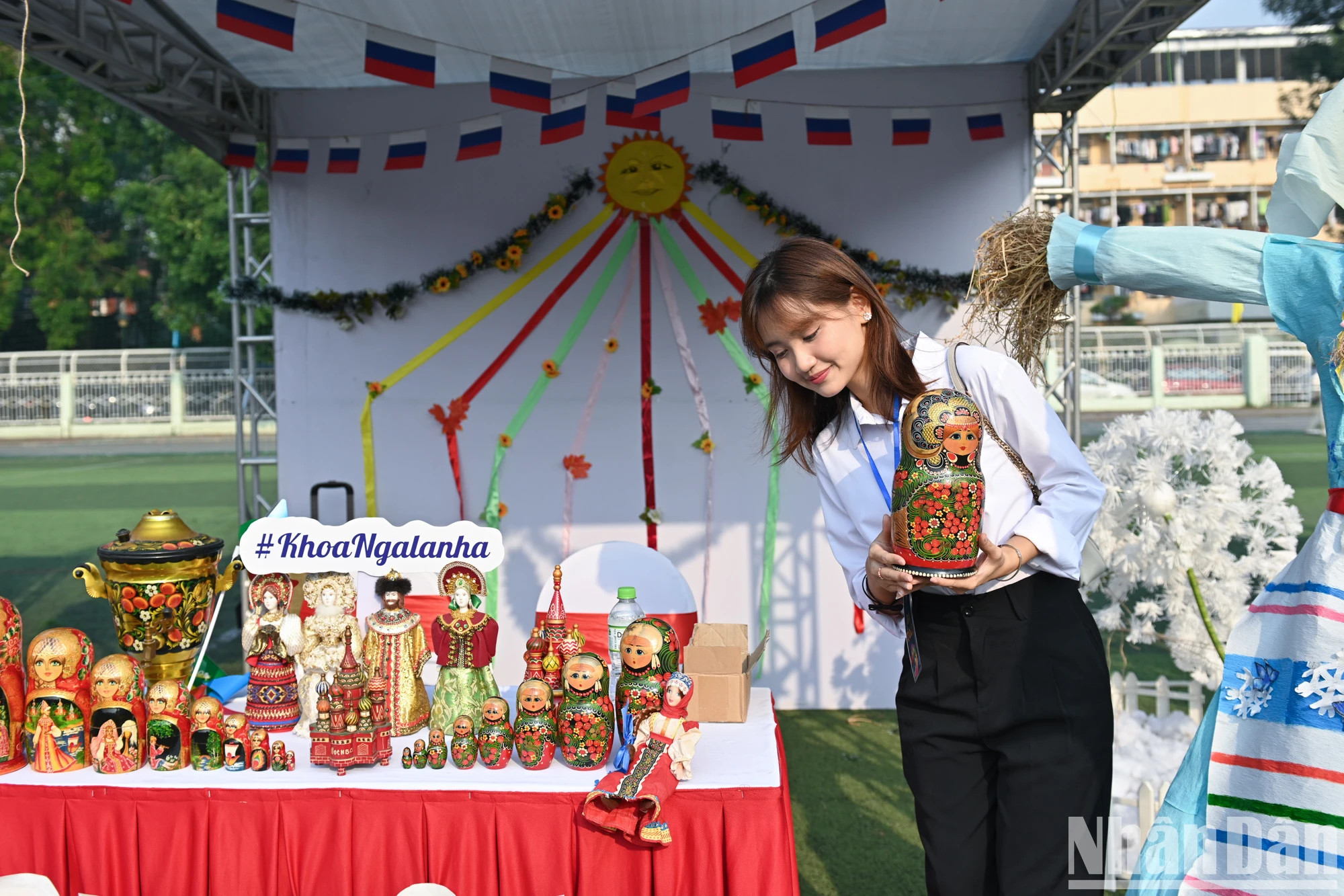 国际青年联欢节框架的世界各国的文化空间。 国际青年联欢节框架的世界各国的文化空间。