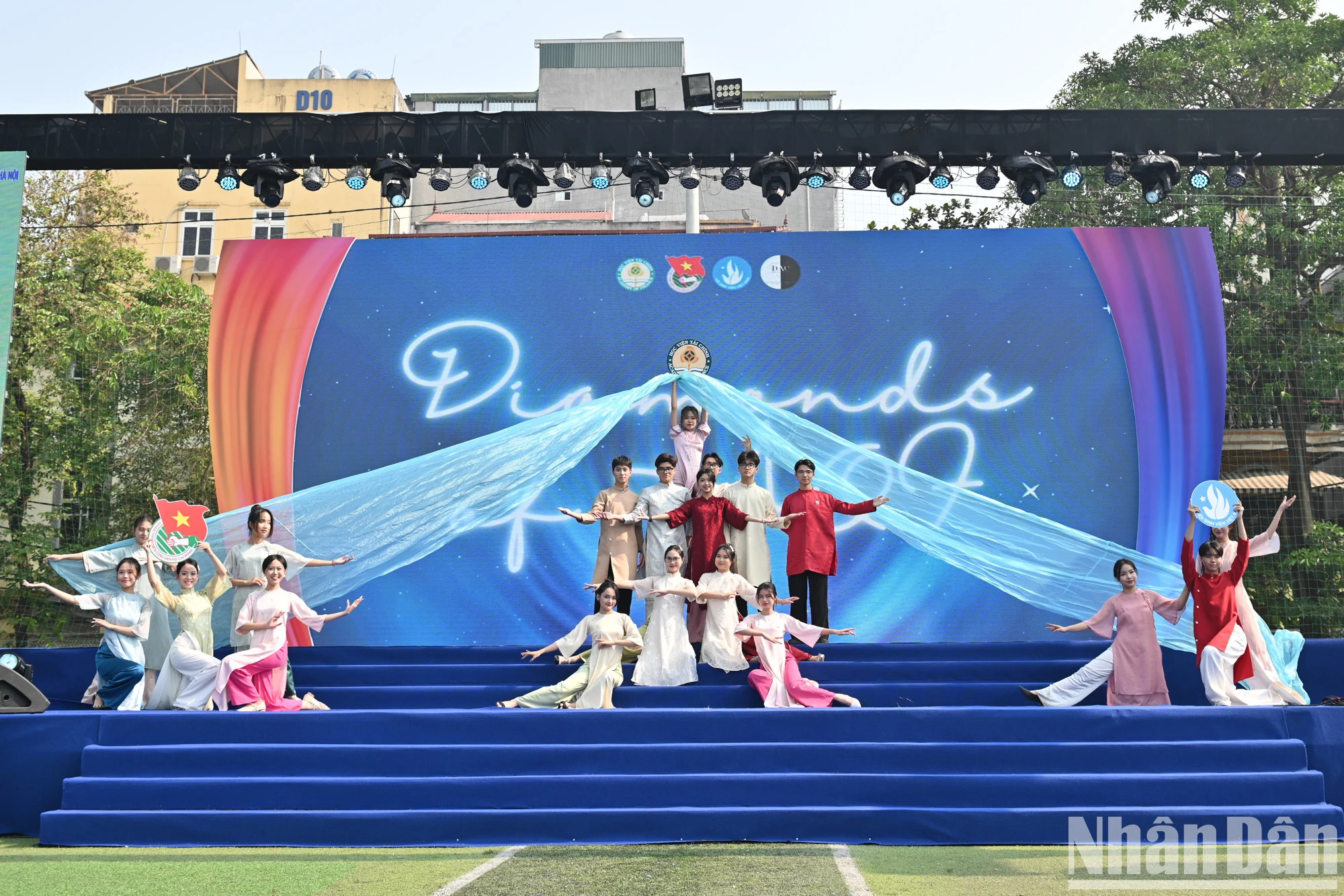 “奥黛舞”挑战赛。 “奥黛舞”挑战赛。