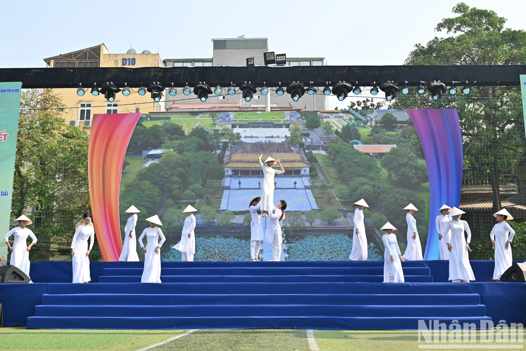 “奥黛舞”挑战赛。 “奥黛舞”挑战赛。