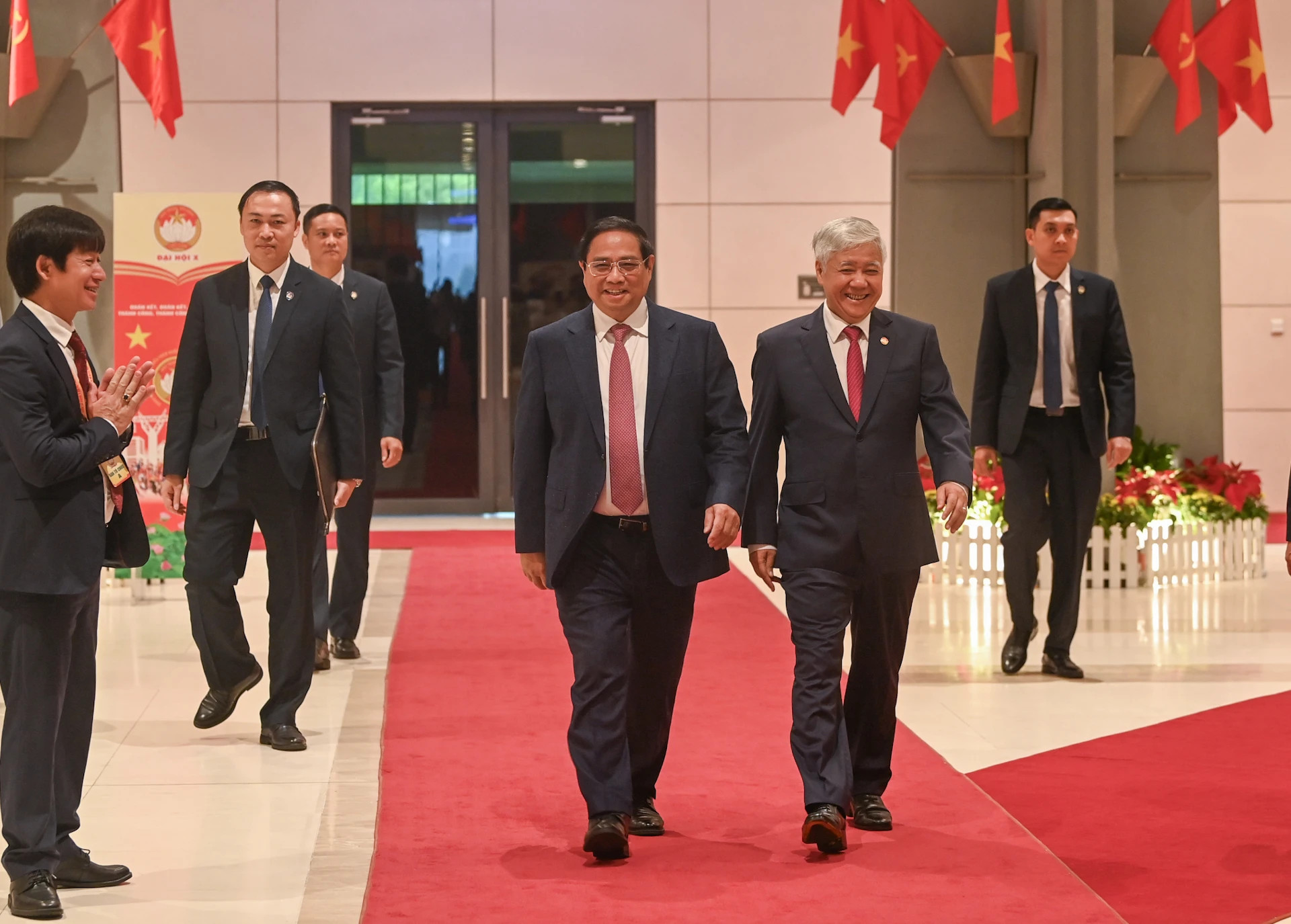 范明正总理出席大会。