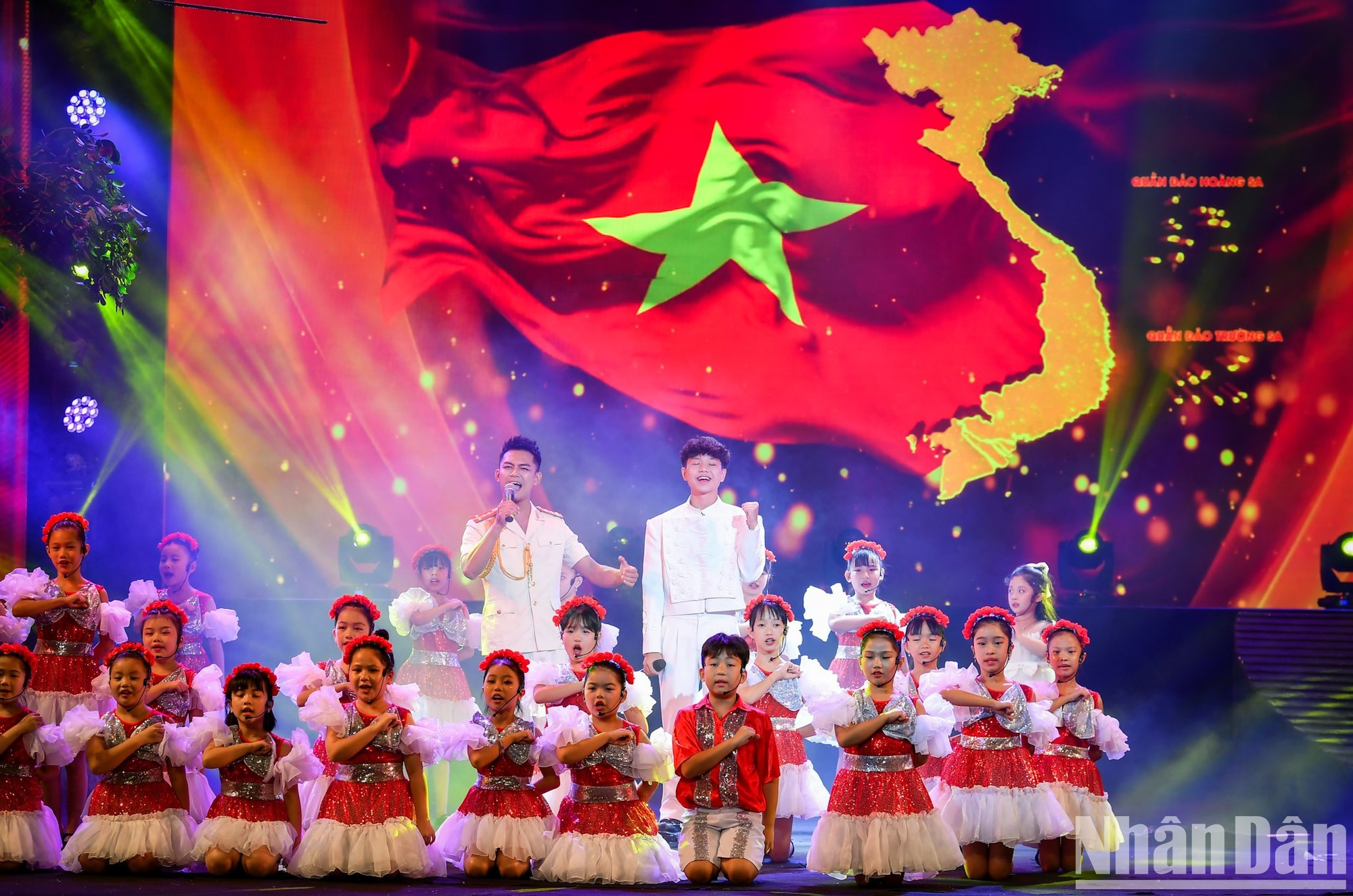 2024年"独立之星"艺术晚会在观众心中留下了特殊的回响。