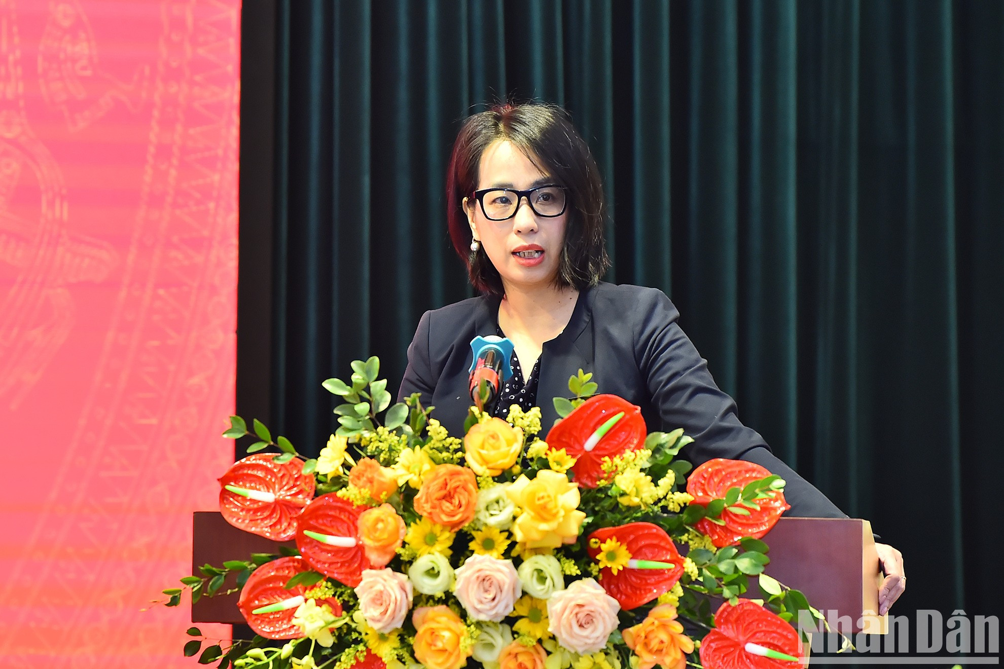 越南外交部发言人范秋姮在会上提供关于对外的信息。 越南外交部发言人范秋姮在会上提供关于对外的信息。