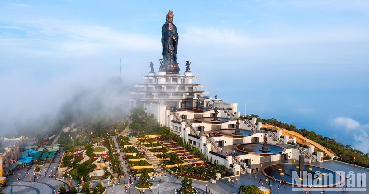 前来黑婆山之巅，观赏云海奇观之美【组图】