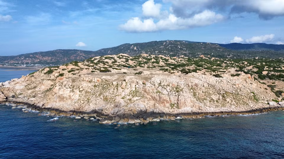 岩石公园位于宁顺省宁海县永海乡主山国家公园的海岸之畔。