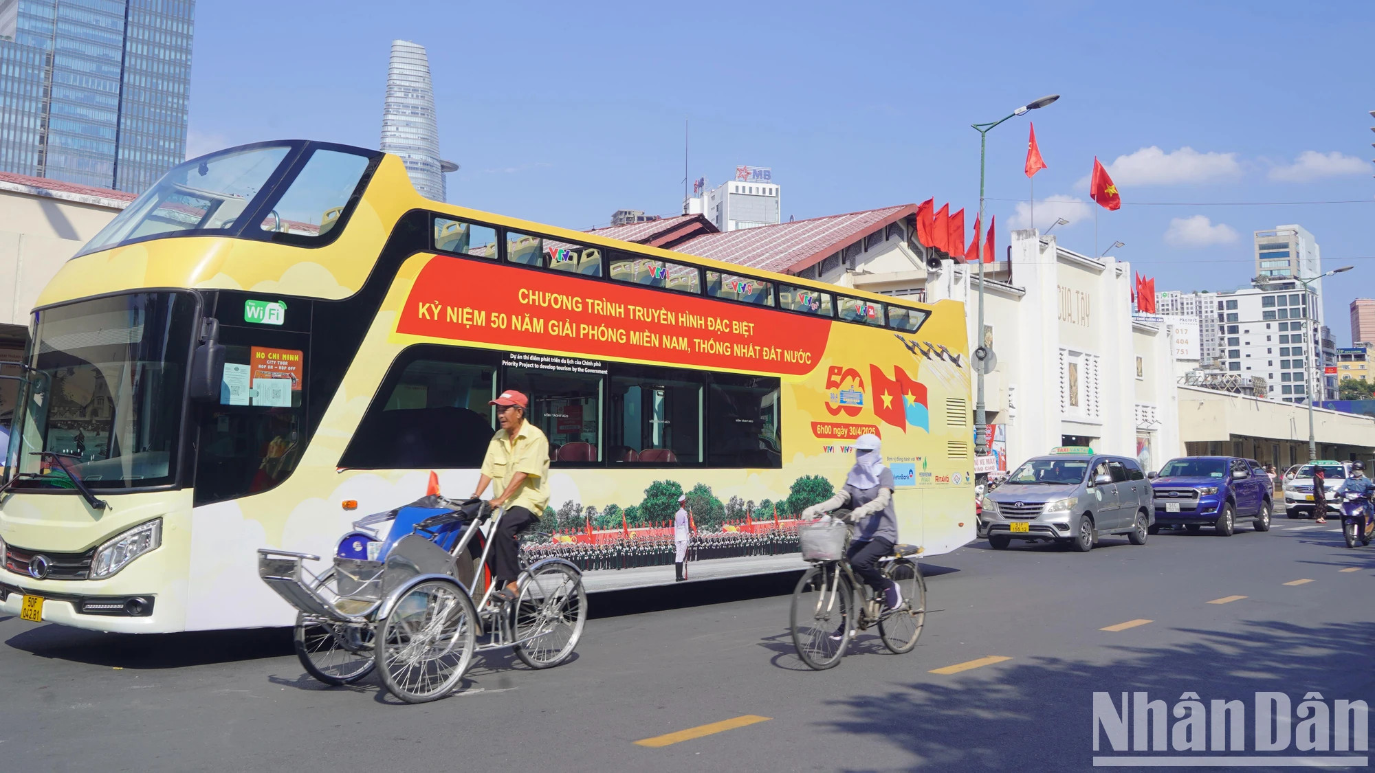 胡志明市处处张灯结彩 迎接南方解放、国家统一50周年庆典。 胡志明市处处张灯结彩 迎接南方解放、国家统一50周年庆典。