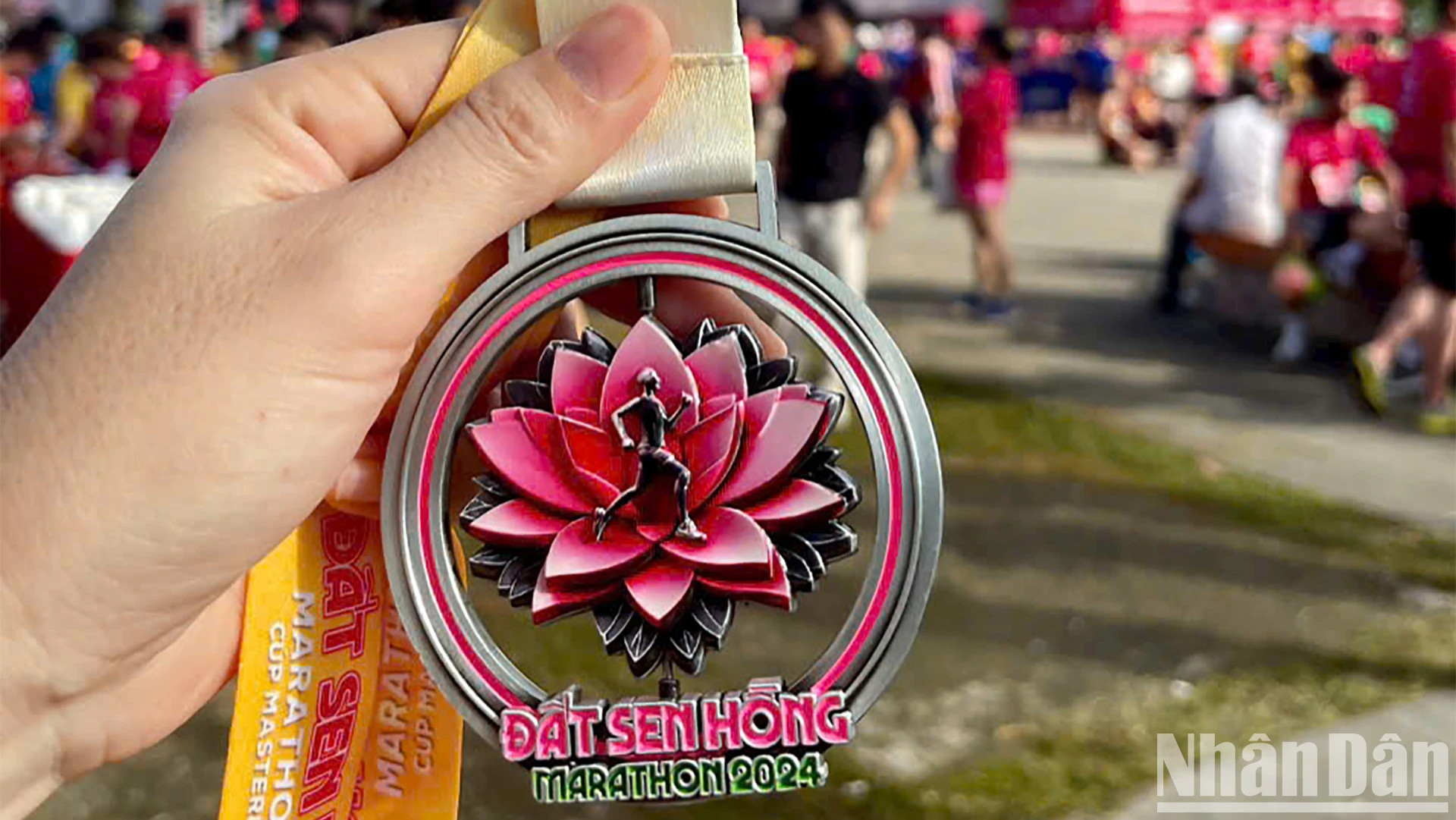 《红莲花之地》马拉松奖状。