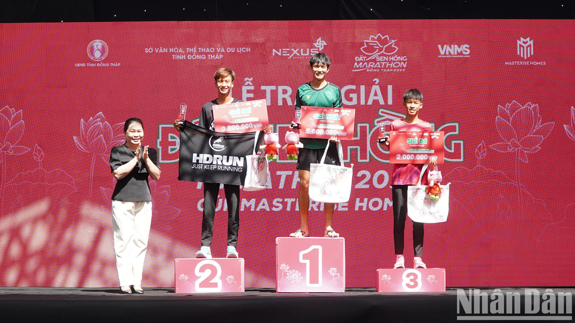 各项赛程得奖运动员颁奖仪式。