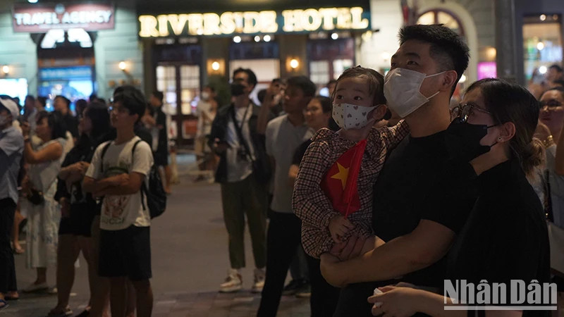 胡志明市9·2国庆节烟花秀。