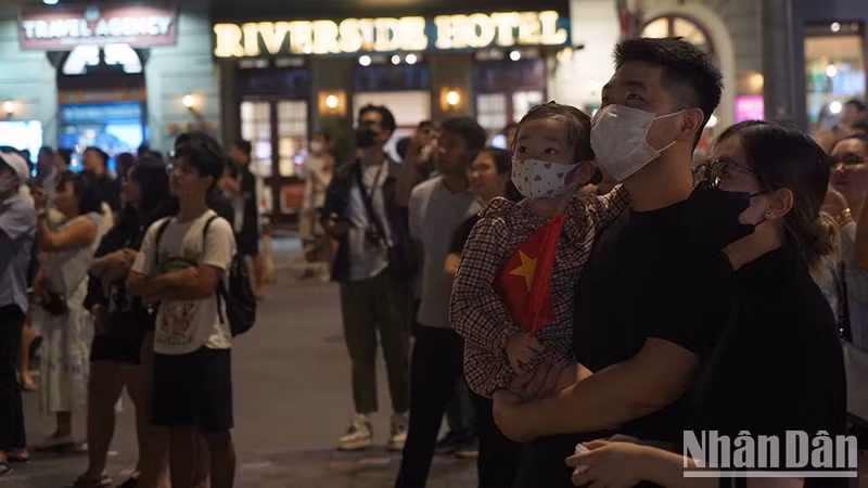 胡志明市9·2国庆节烟花秀。