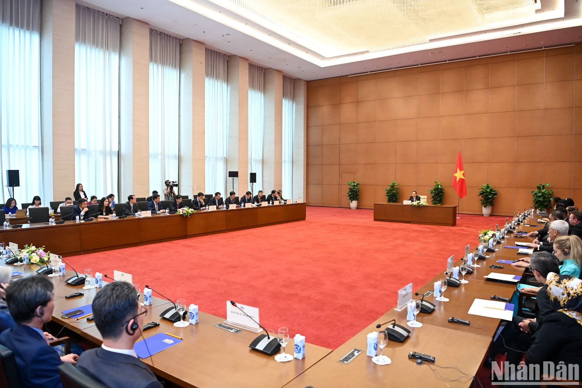 会见场景。 会见场景。