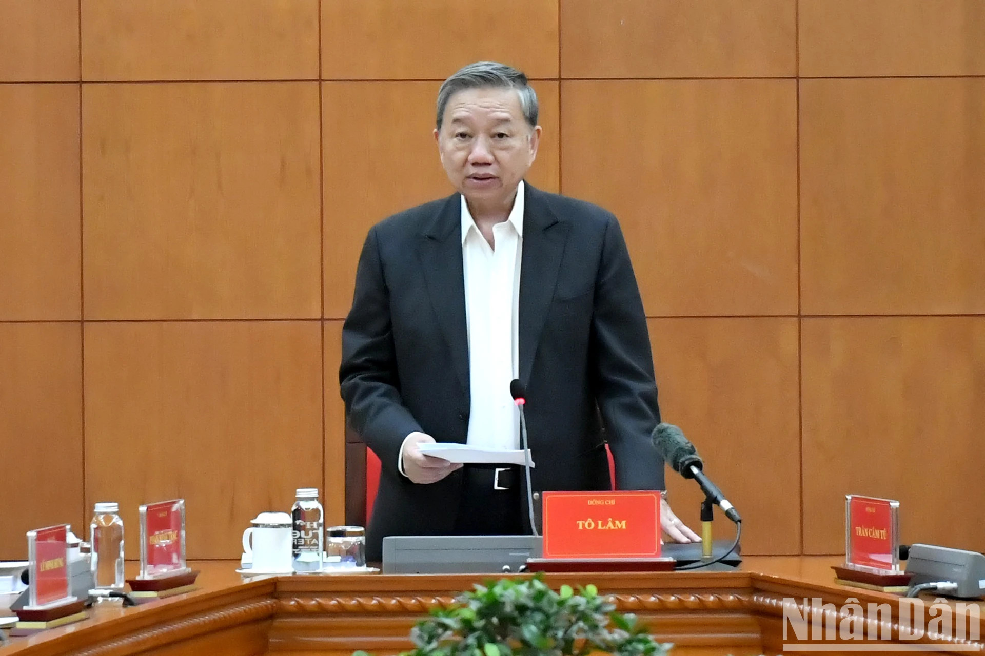 越共中央总书记苏林发表指导性讲话。