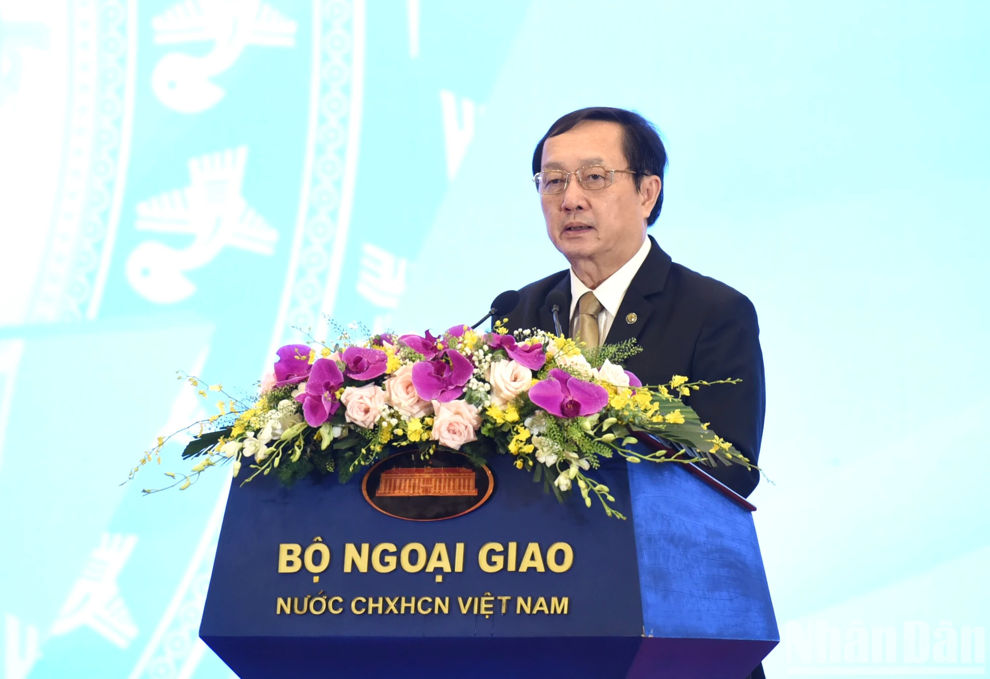 科学与技术部部长黄成达发表讲话。