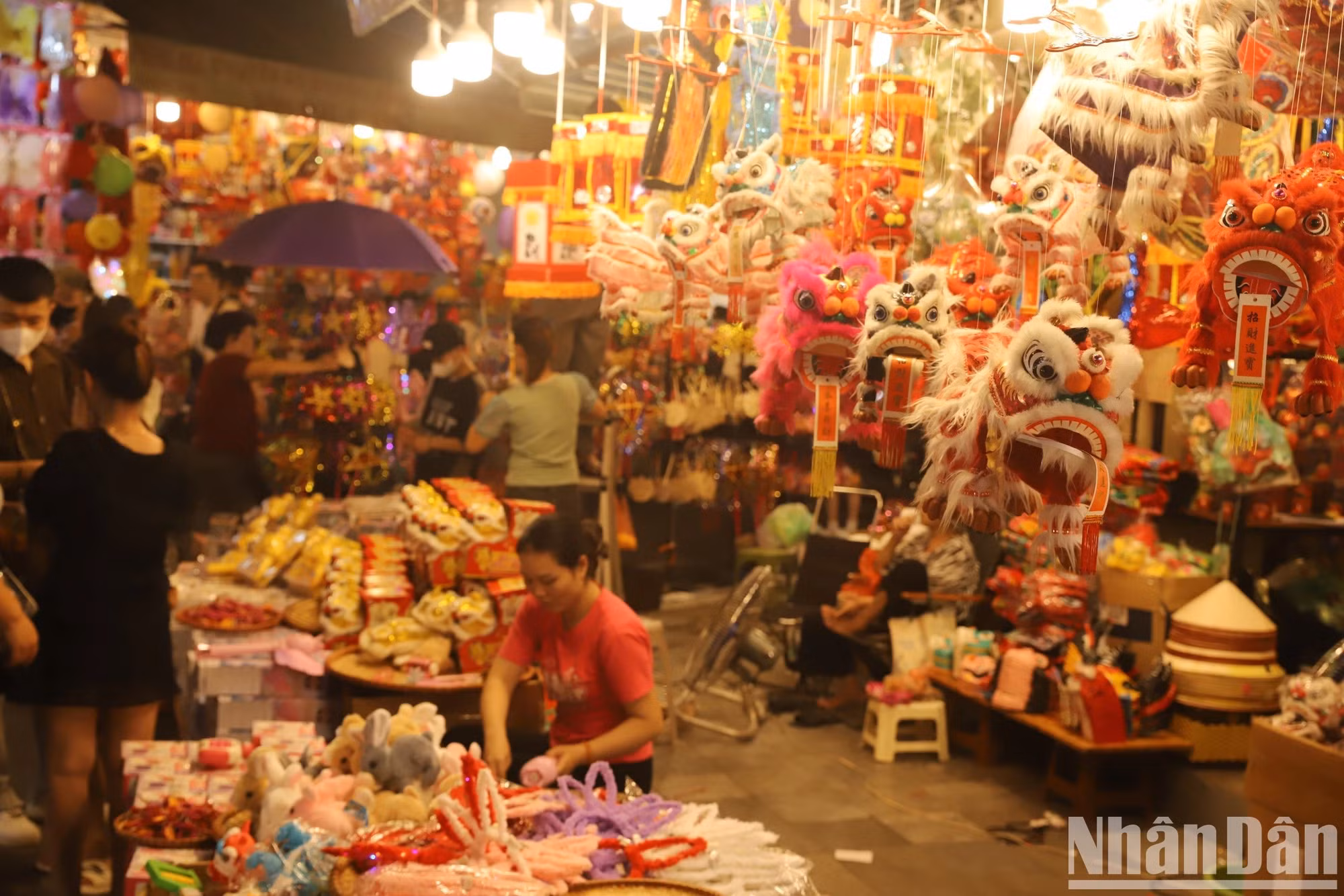 中秋之夜：马街的绚丽色彩空间【组图】