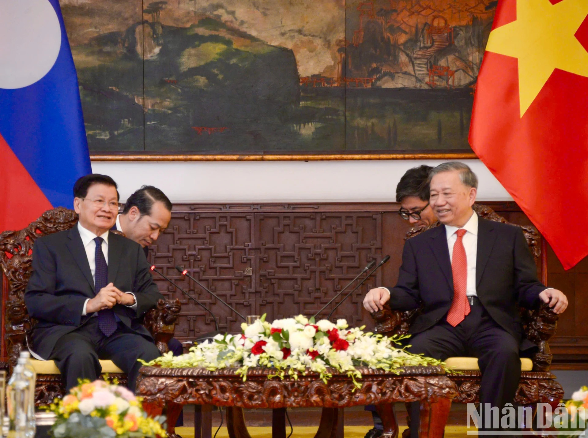 越共中央总书记苏林会见老挝国家主席通伦·西苏里。